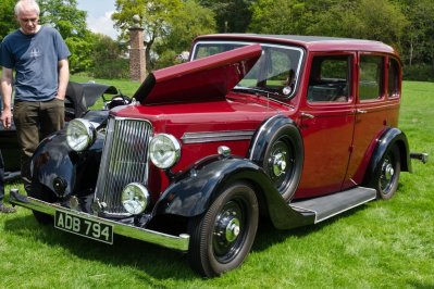 1938_Armstrong_Siddeley_17_saloon.jpg