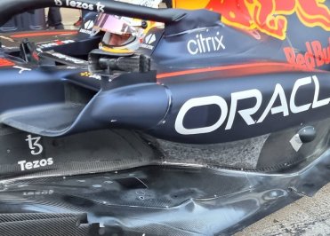 2022-Red-Bull-RB18-pre-season-test-Day-1-Barcelona-February-22-sidepod-area-undercut-Photo-Red...jpg