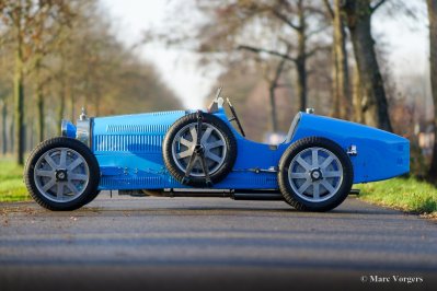 bugatti-type-37a-1926-blue-bleu-02-1611138327.jpg