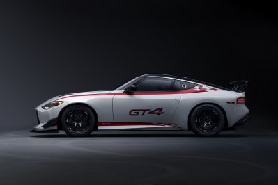 2023-NISSAN-2-GT4-2.jpg