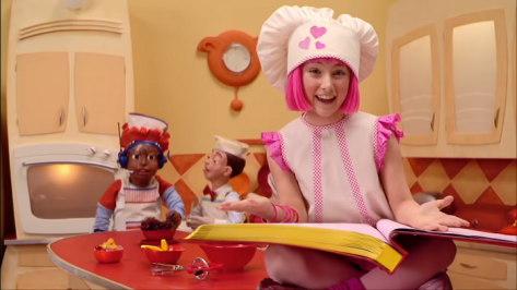 Lazy_Town_Cooking_By_The_Book_Music_Video_1-0_screenshot.png