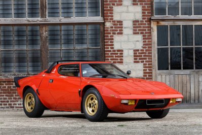 1976 Lancia Stratos HF Stradale (1).jpg