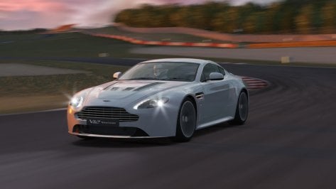 Screenshot_aston_martin_v12_2010_doningtonpark2018_22-11-123-20-25-53.jpg