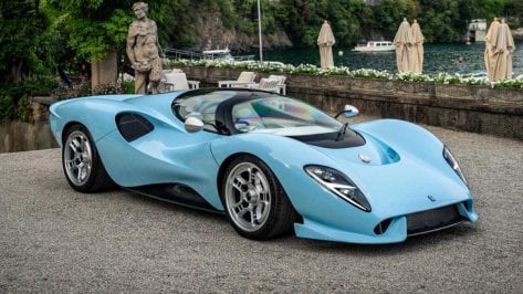 de-tomaso-p72-baby-blue-lake-como.jpg