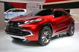 mitsubishi-concept-xr-phev-front-three-quarters.jpg