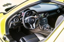 Mercedes-SLS-Electric-interior-4-thumb-620x412-55690.jpg