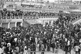 british_crime_gangs_mods_and_rockers_brighton_1964_1718513.jpg