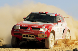 2003-Mitsubishi-Pajero-Dakar-01.png