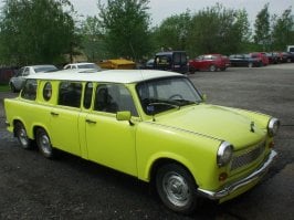 Trabant_Limousine_front_corner1 (Medium).jpg