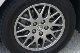 Lexus2004sd-wheel.jpg