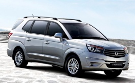 2013-SsangYong-Rodius-Turismo-1.jpg