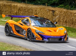 2017-mclaren-p1-gtr-with-driver-andrew-frankel-at-the-2017-goodwood-K4JMHG.jpg