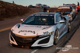 hillclimb-pikes-peak-2017-902-acura-nsx-james-robinson.jpg