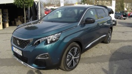 Peugoet 5008 emerald.jpg