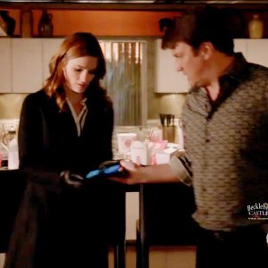 Castle - Castle talks to Beckett about Korean ties to his disappearance. (8x13)