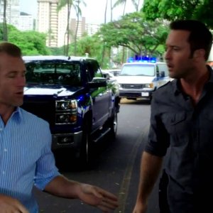 Hawaii 5-0 - Steve's Mercury is Stolen