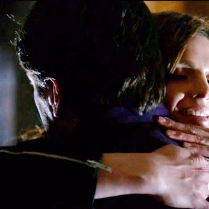 Castle 8x22 - Castle & Beckett Reuinited After Beating LockSat