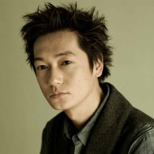 Arata Iura looks like he would be the Japanese counterpart of Richard Hammond