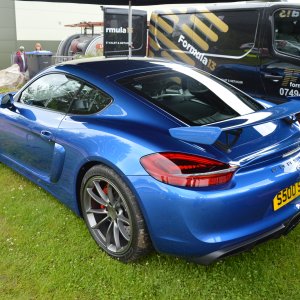 Cayman GT4