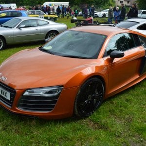 R8 V10 Plus