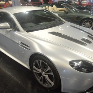 V12 Vantage