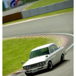 Nissan Bluebird @ Motorland 09