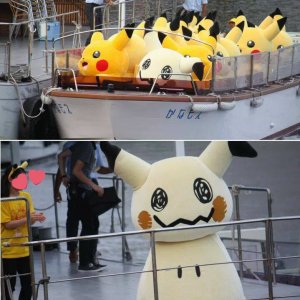 Pikachus in Yokohama marching