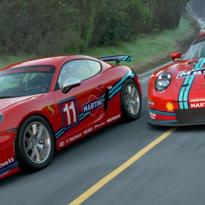 Cayman GT4 Vs 911 RSR V1