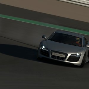 R8 (5)