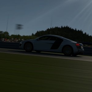 R8 (8)