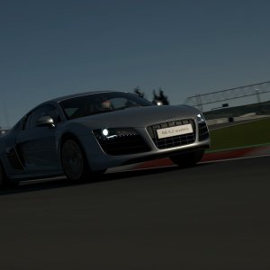 R8 (12)