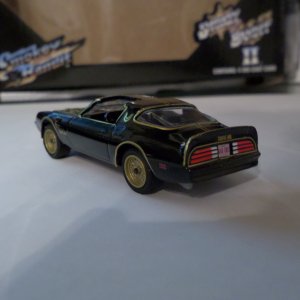 Smokey and a lot of Bandits: Greenlight Models' Smokey & The Bandit 4-car set - The one and only; 1977 Pontiac Firebird T/A