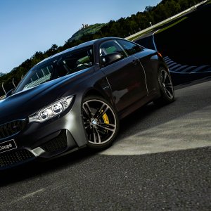 BMW M4-4.jpg