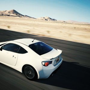 Toyota GT86 pure whiteness.jpg