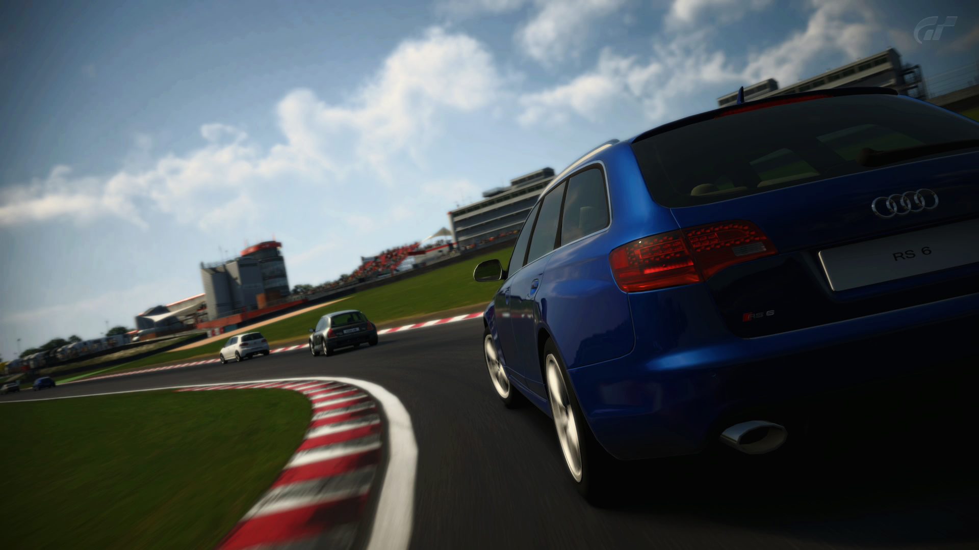 Audi RS6 on Brands Hatch GP.jpg