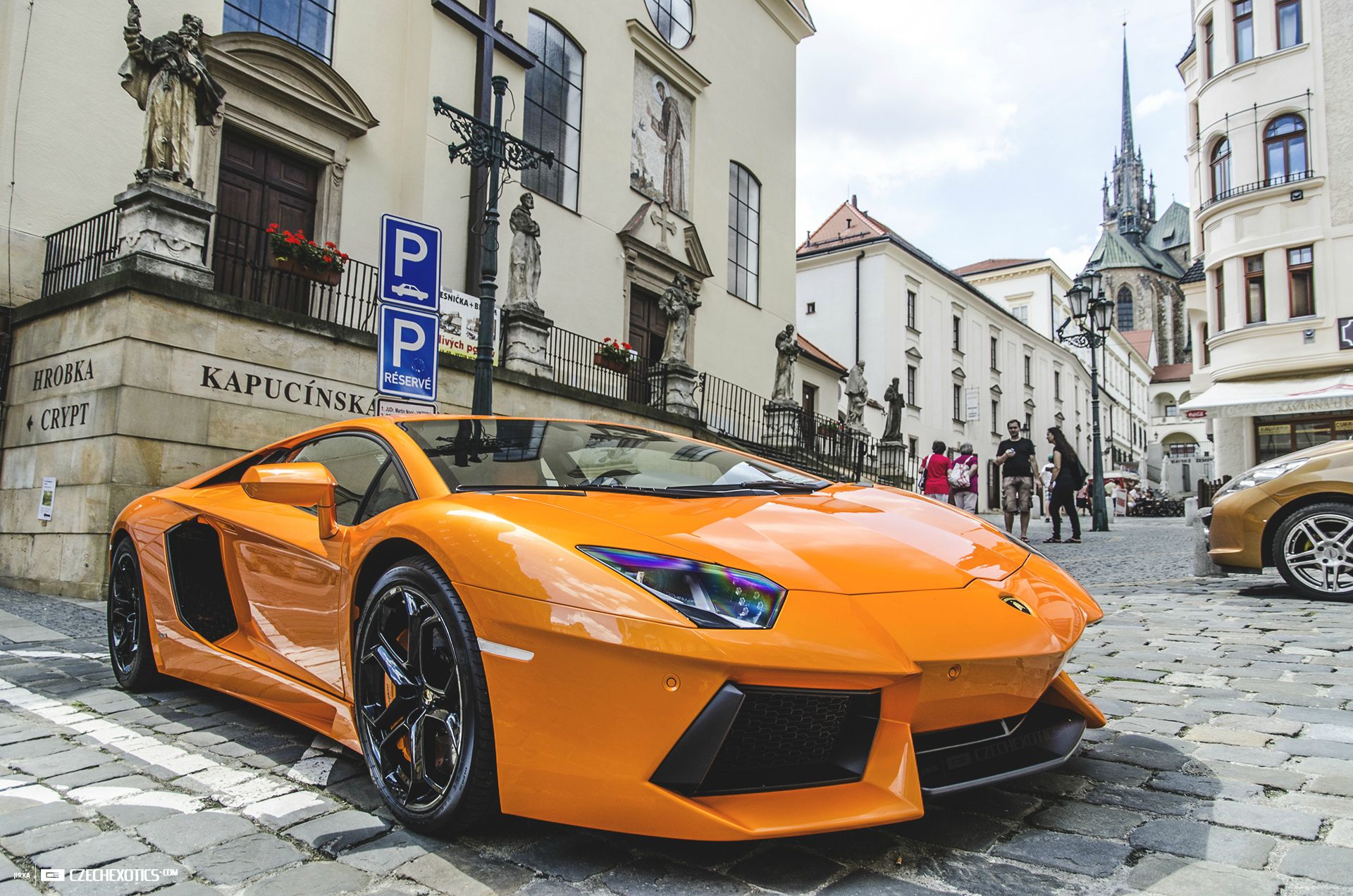 Aventador LP 700-4 '11 02.jpg