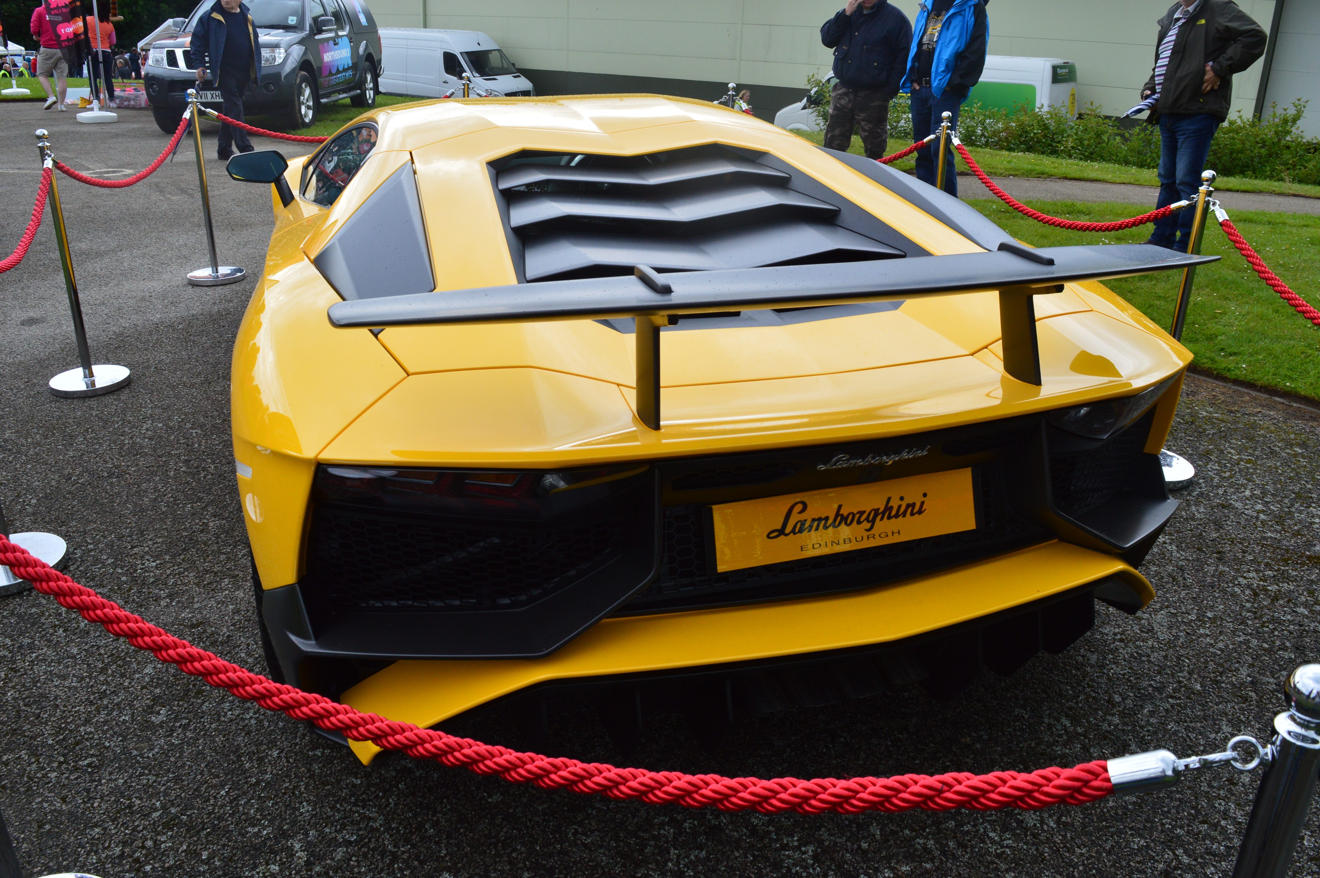 Aventador SV