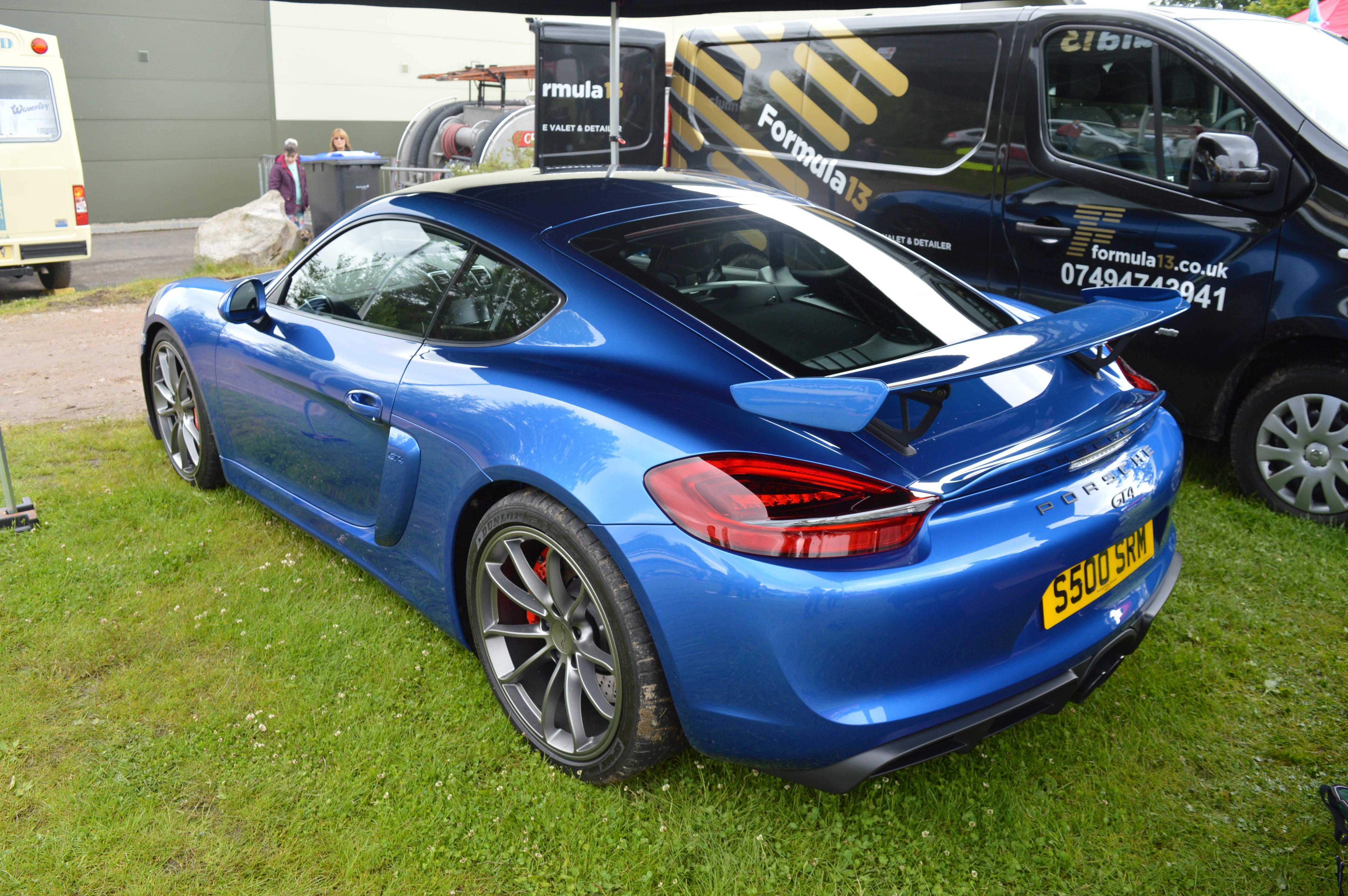 Cayman GT4