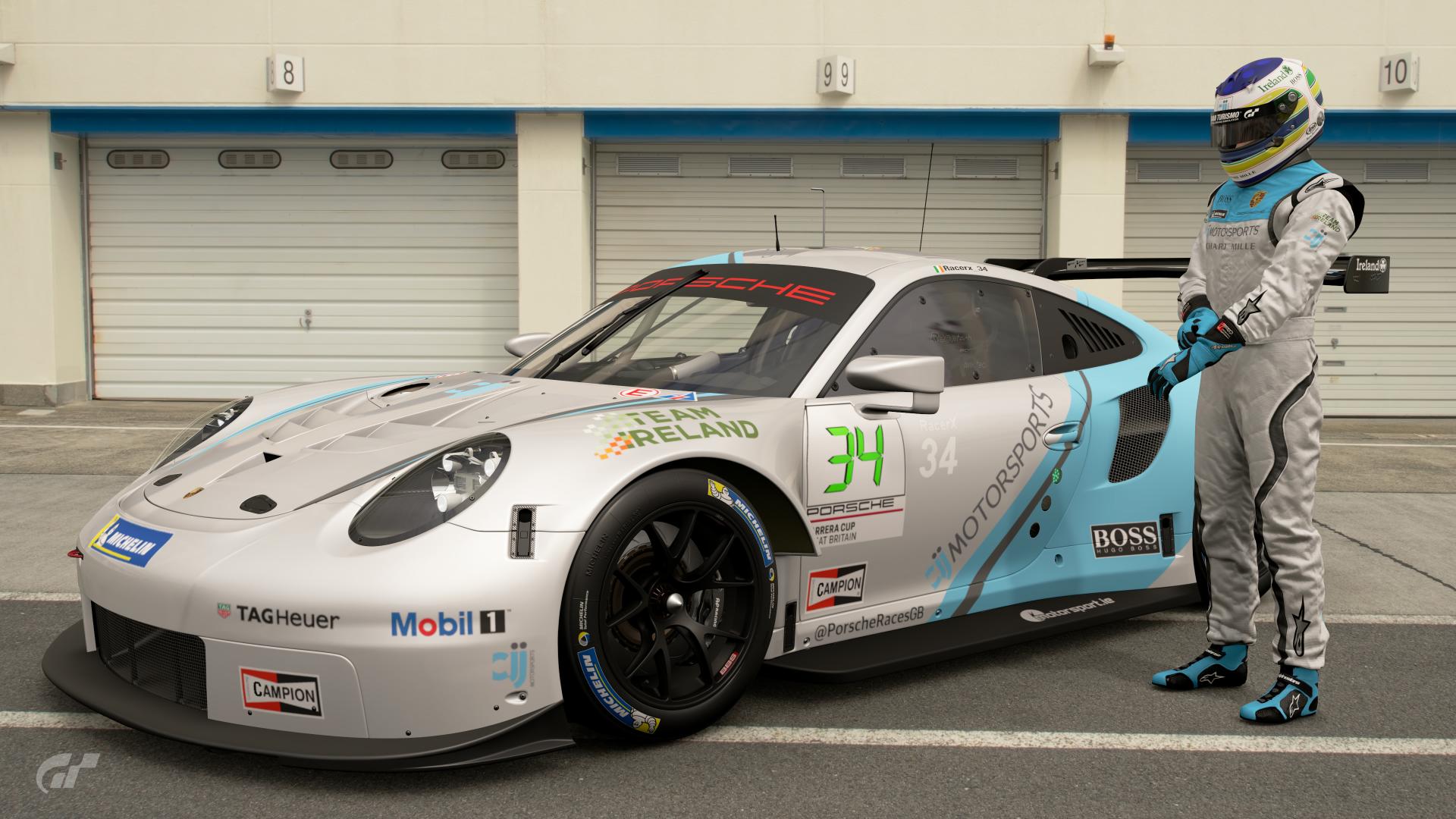 CJJ Porsche Pitlane