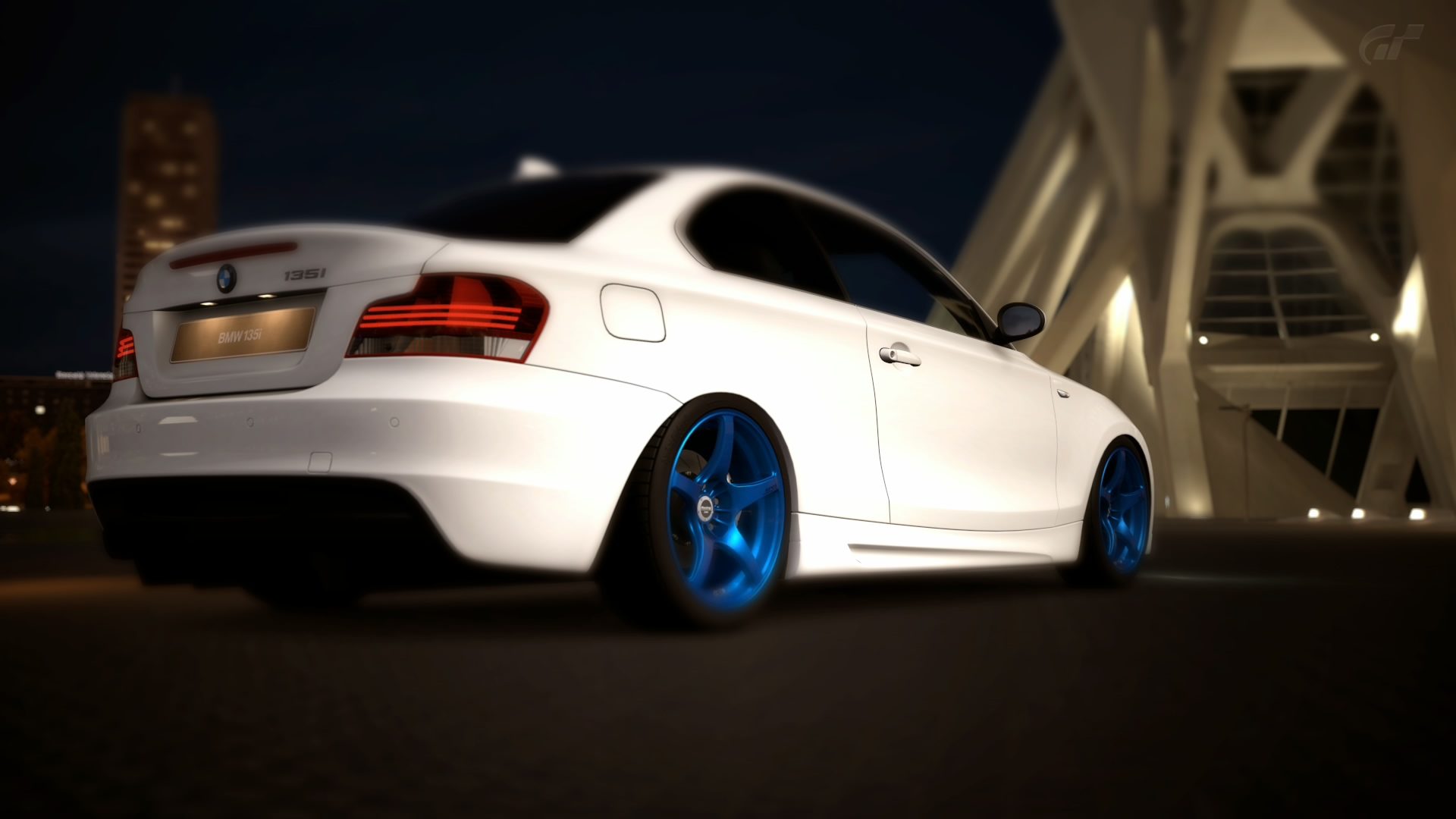 Drifting BMW 135i Coupe (2).jpg