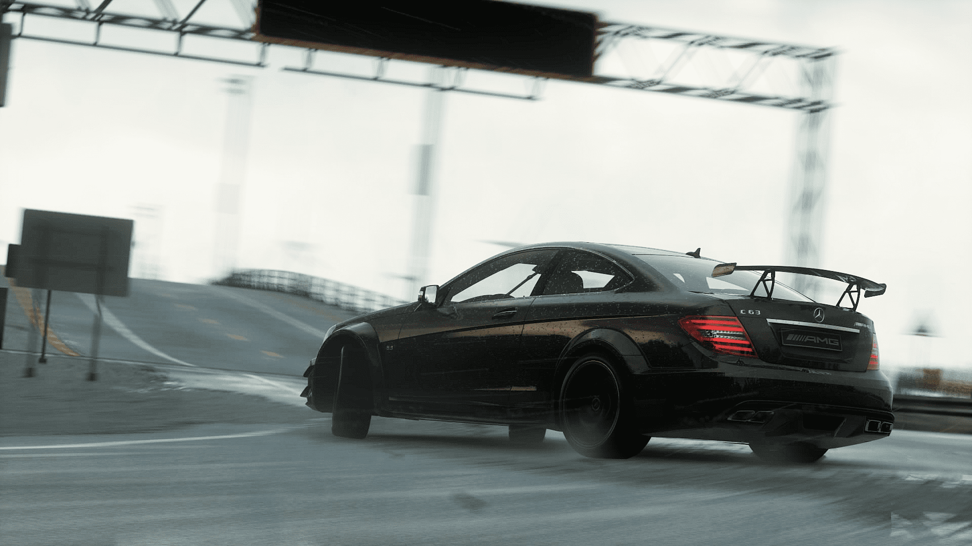 Mercedes c63 AMG бернаут