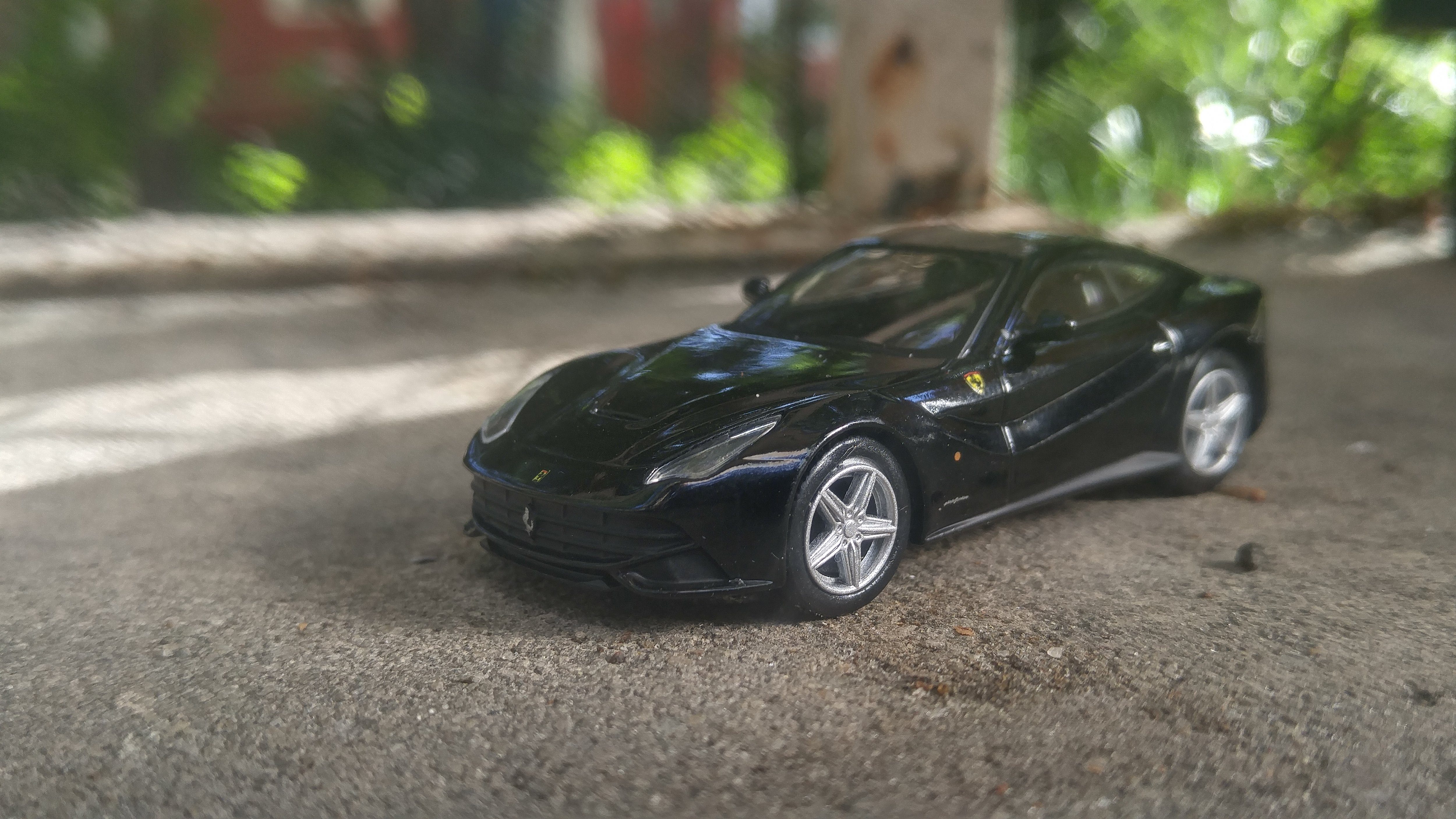 Kyosho 1/64: Ferrari F12