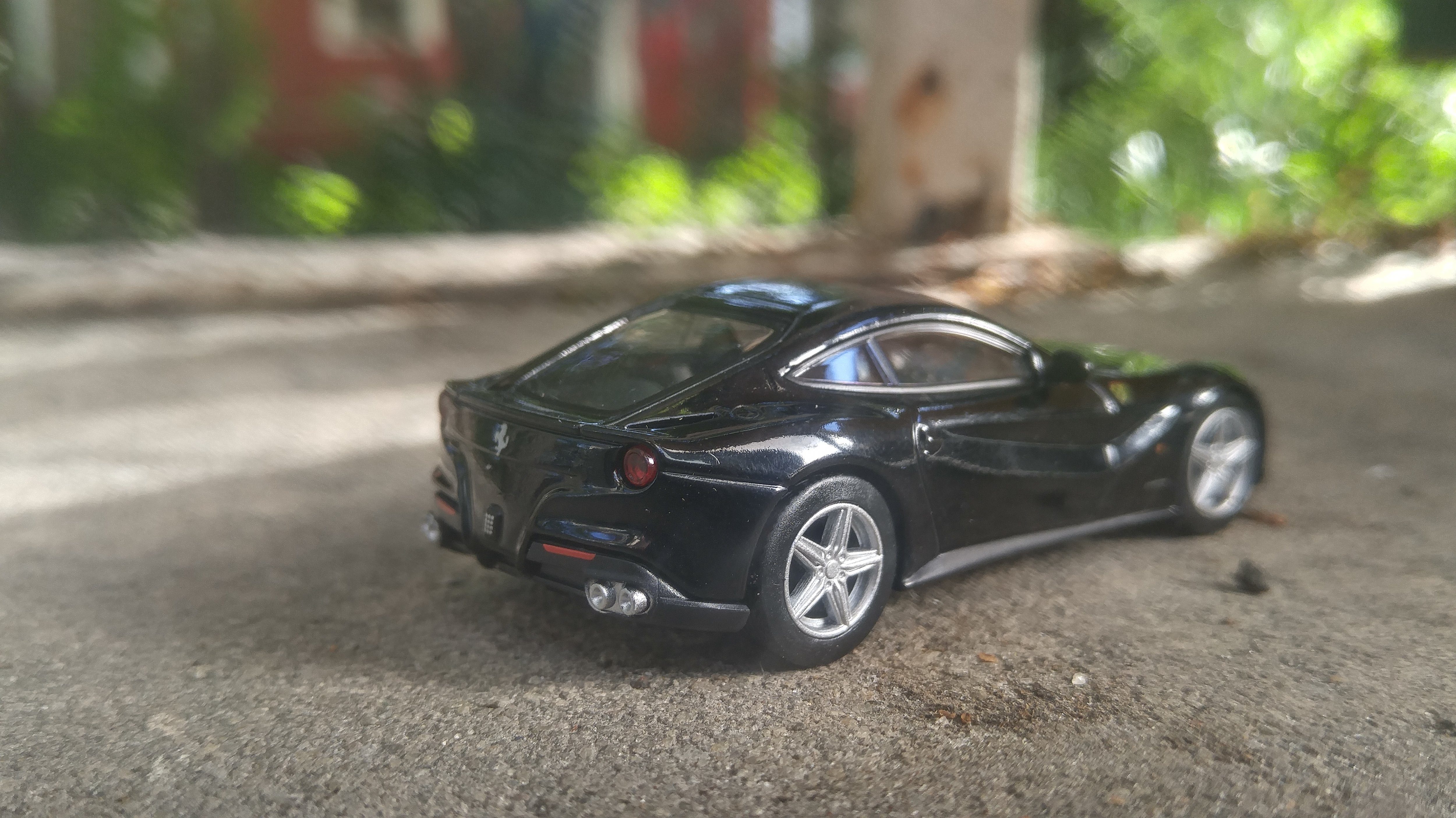 Kyosho 1/64: Ferrari F12