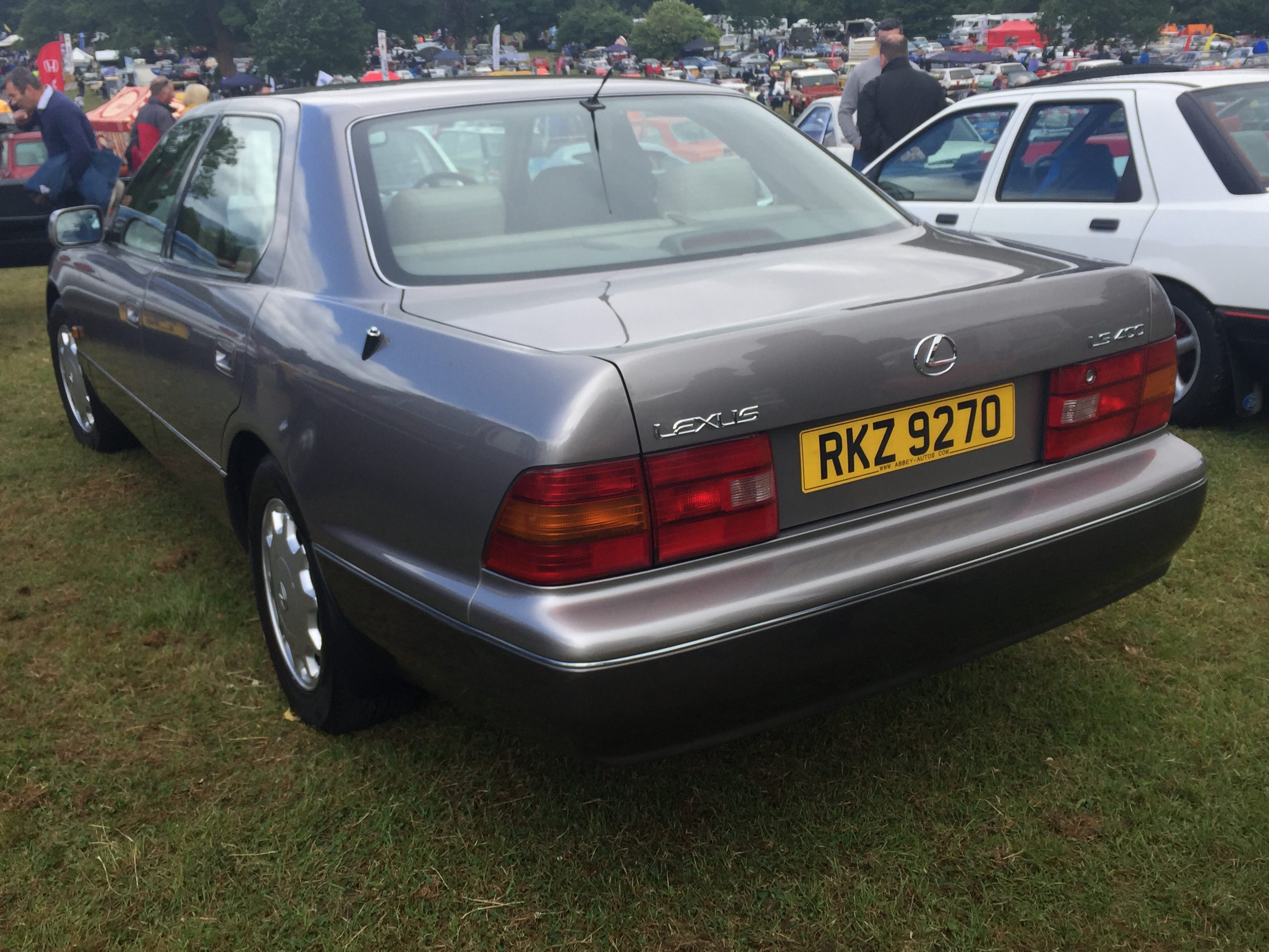 Lexus LS400