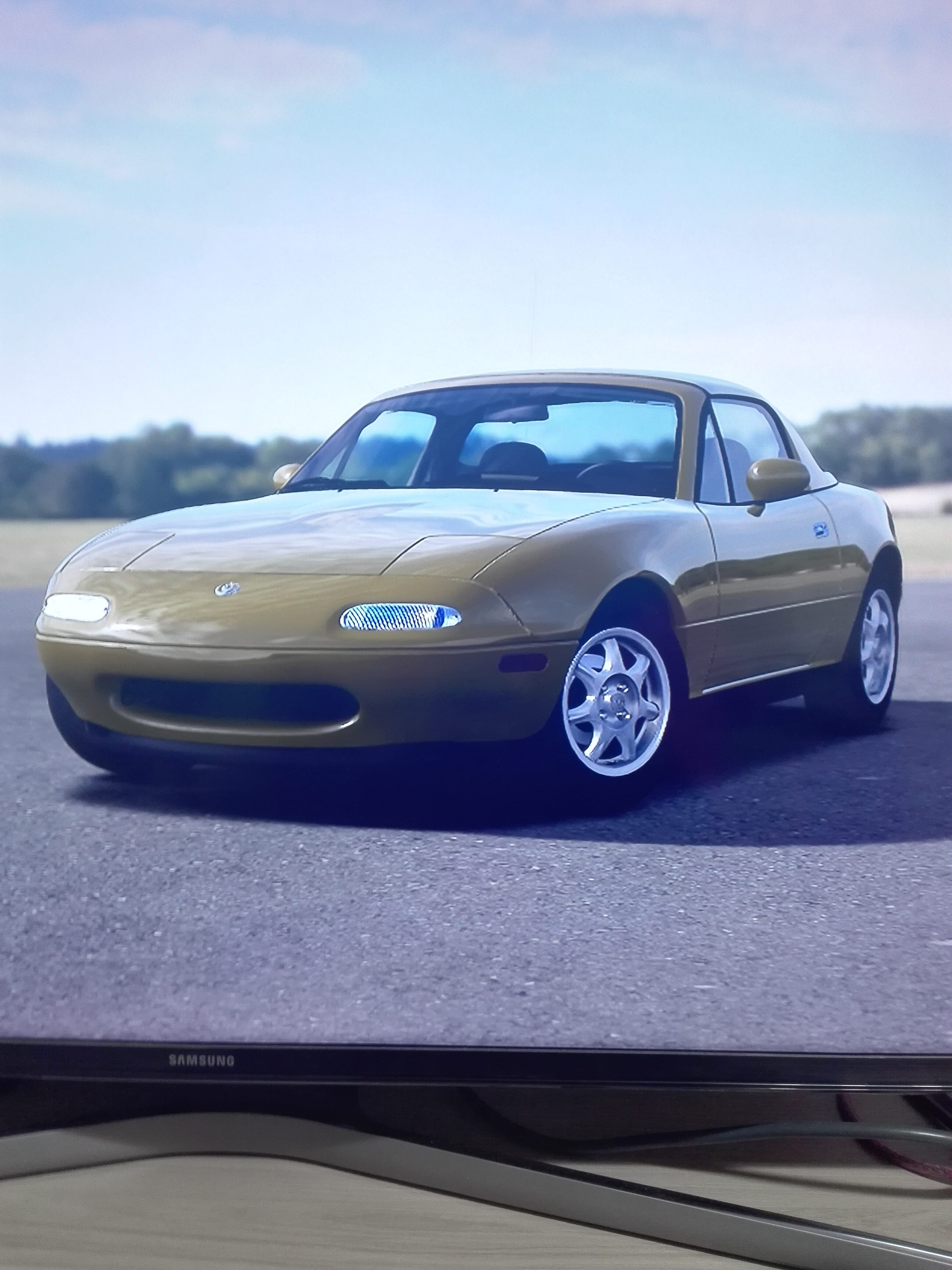 Mazda MX-5 gold