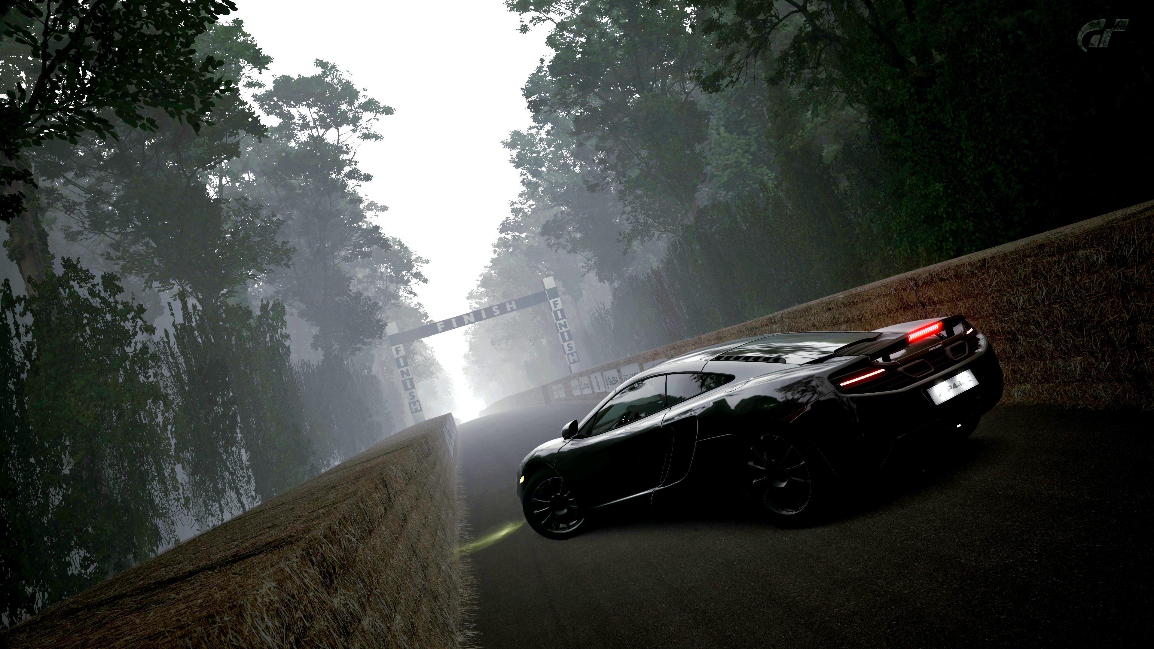 McLaren MP4-12C(1).jpg