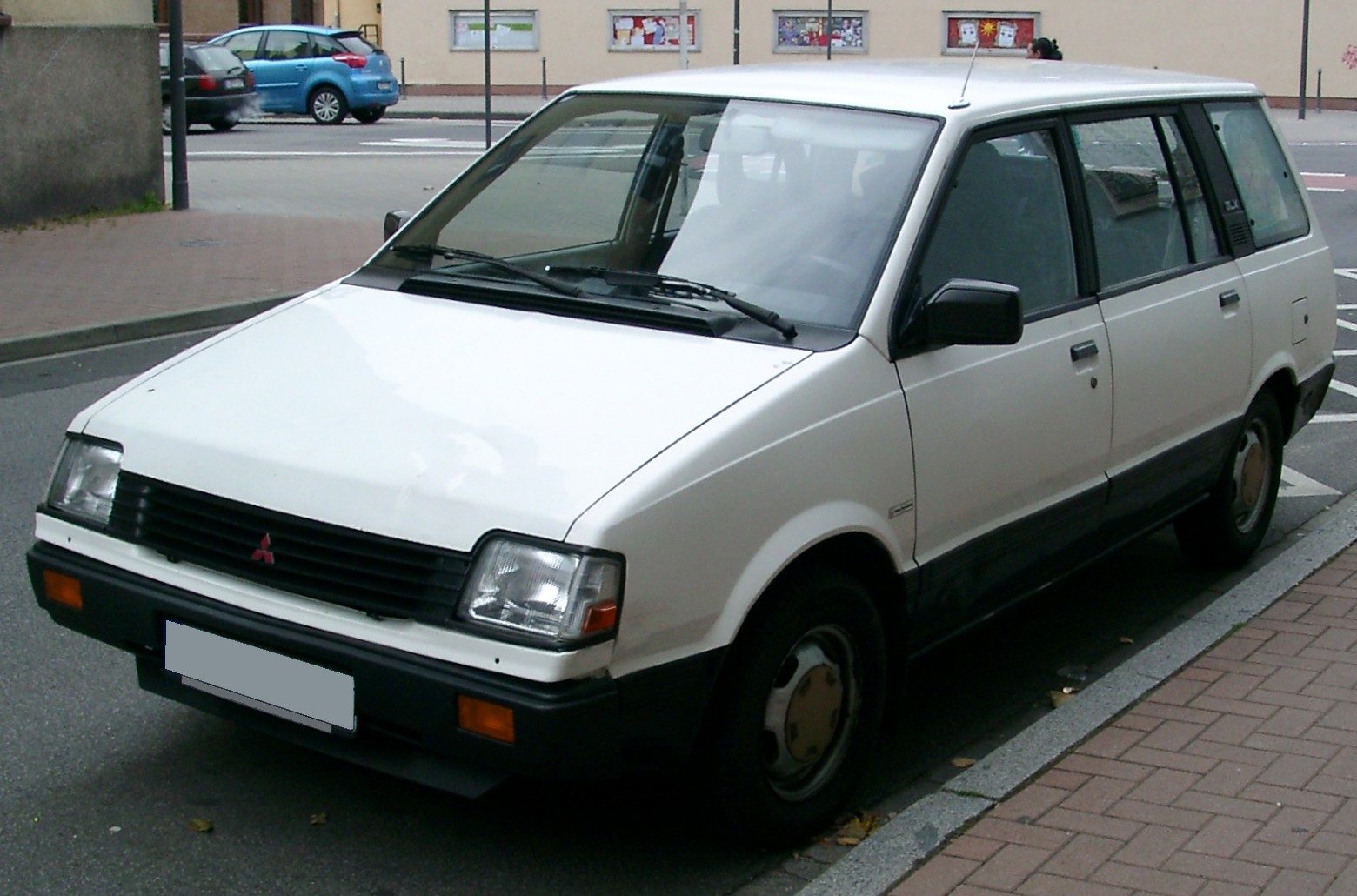 Mitsubishi Space Wagon