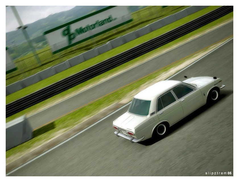 Nissan Bluebird @ Motorland 01