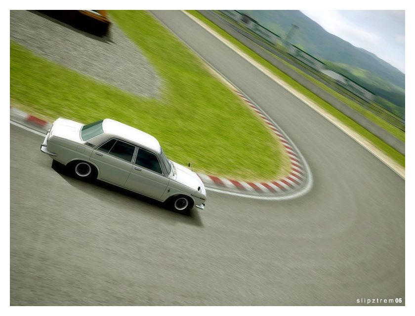 Nissan Bluebird @ Motorland 02