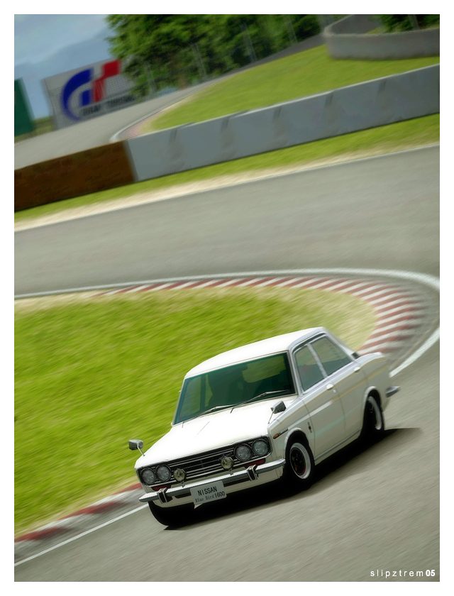 Nissan Bluebird @ Motorland 09